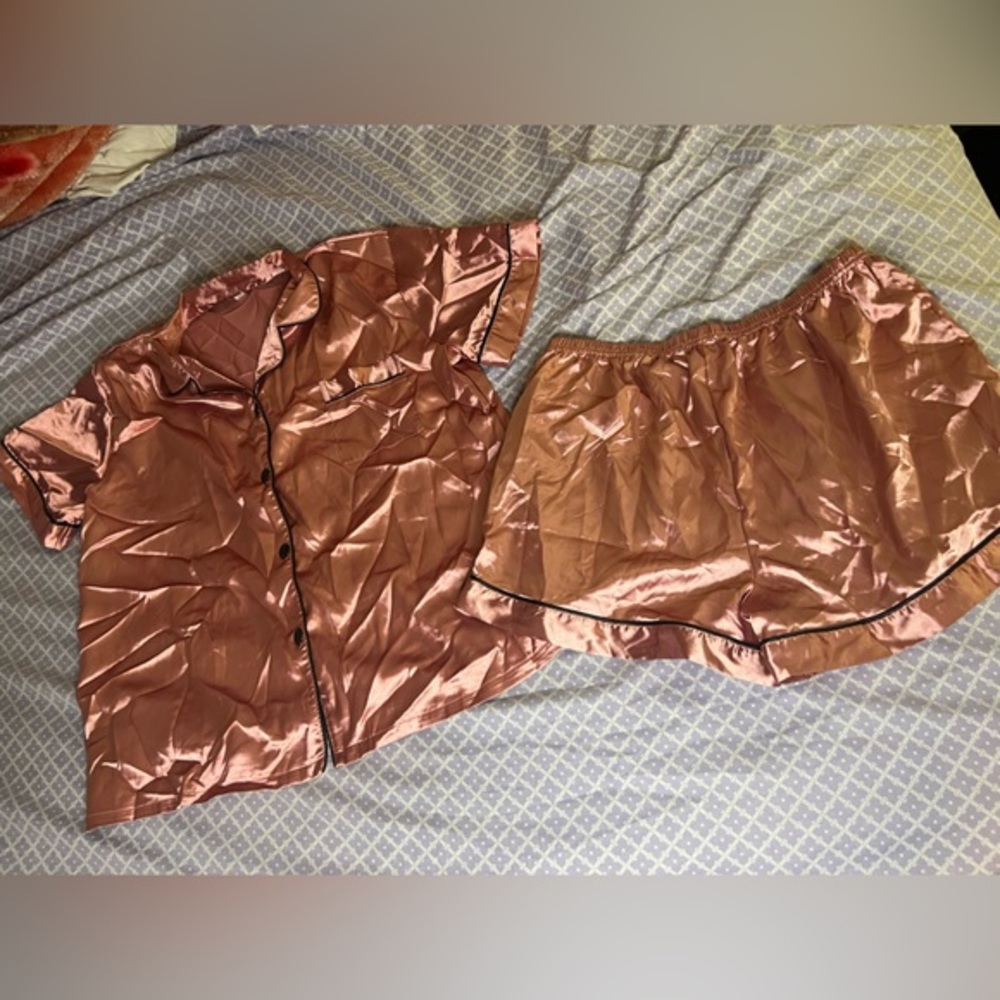 SHEIN Satin PJ's - Picture 5 of 6